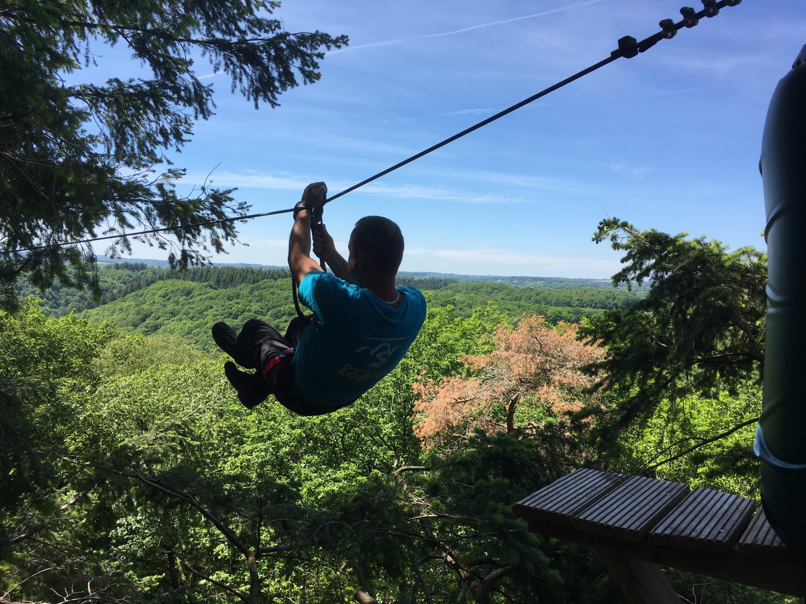 Tyrolienne-parc-accrobranche-Orne-Aventure.jpg